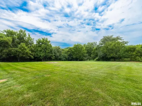 Exterior - 9713 W Riekena Rd, Mapleton, IL 61547 photo 5 of 10