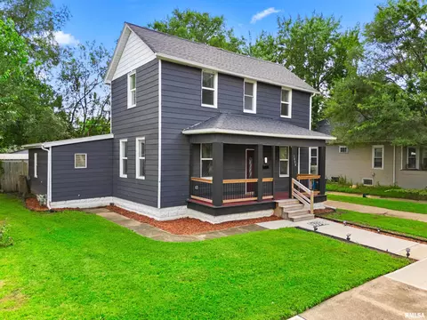 1008 Market St, Pekin, IL 61554