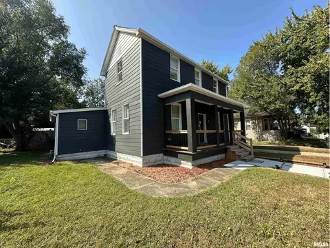 1008 Market St, Pekin, IL 61554