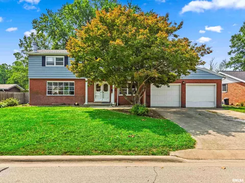 450 E Forestwood St, Morton, IL 61550