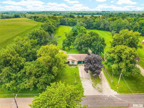 View/Area - 800 E 8th St, Delavan, IL 61734 photo 1 of 16