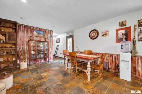 Dining - 800 E 8th St, Delavan, IL 61734 photo 2 of 2