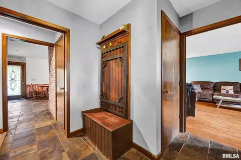 Entry Way - 800 E 8th St, Delavan, IL 61734 photo 1 of 5
