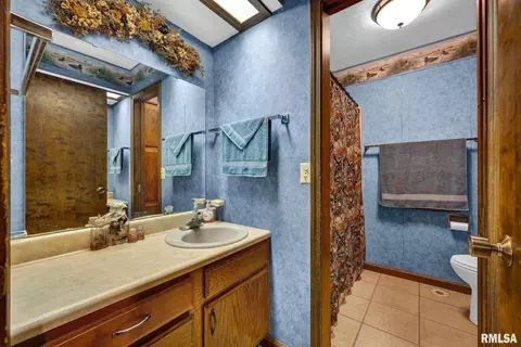 Bath - 800 E 8th St, Delavan, IL 61734 photo 2 of 5