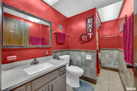 Bath - 800 E 8th St, Delavan, IL 61734 photo 4 of 5