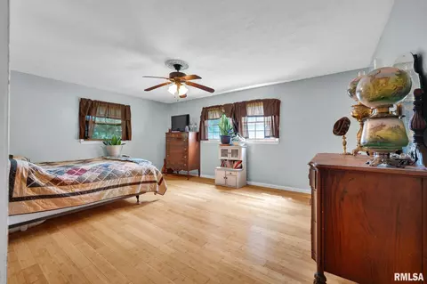 Bedroom - 800 E 8th St, Delavan, IL 61734 photo 4 of 6