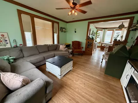 Living - 518 N Main St, Eureka, IL 61530 photo 1 of 2