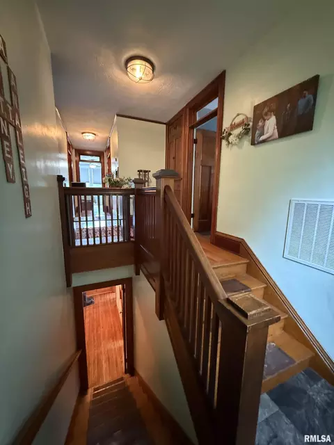 Entry Way - 518 N Main St, Eureka, IL 61530 photo 3 of 5