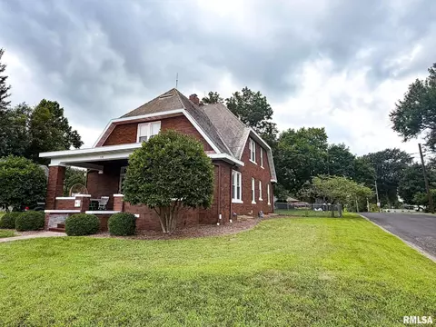 518 N Main St, Eureka, IL 61530 photo 2