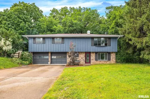 1802 Springfield Rd, East Peoria, IL 61611