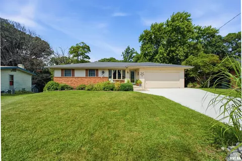 325 Indian Cir, East Peoria, IL 61611