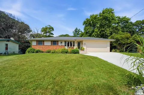 325 Indian Cir, East Peoria, IL 61611