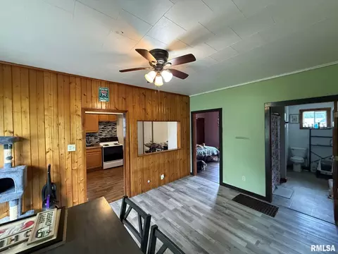 Entry Way - 816 S Garfield St, Macomb, IL 61455 photo 1 of 1