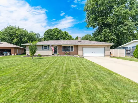 156 Baker St, East Peoria, IL 61611