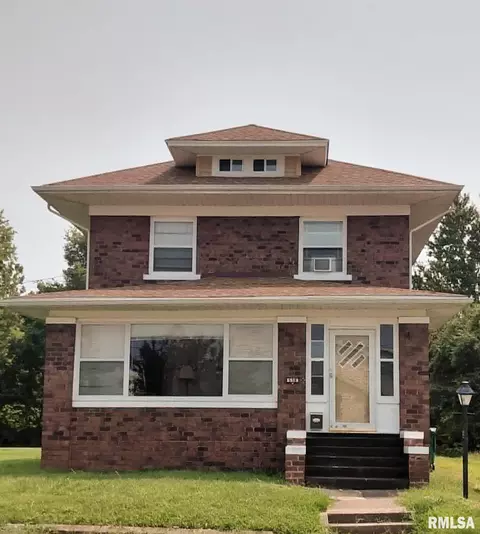 538 Tompkins St, Galesburg, IL 61401