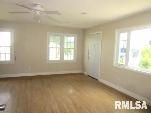 Living - 402 S 7th St, Pekin, IL 61554 photo 2 of 4