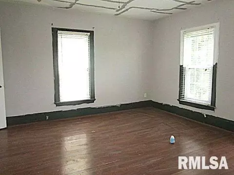 Bedroom - 402 S 7th St, Pekin, IL 61554 photo 1 of 3