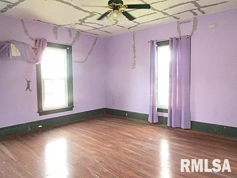 Bedroom - 402 S 7th St, Pekin, IL 61554 photo 2 of 3