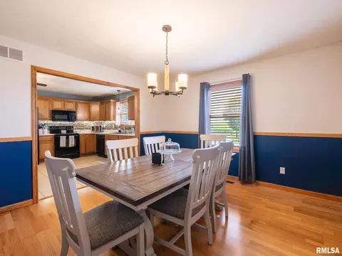 Dining - 912 Dennis Dr, Eureka, IL 61530 photo 3 of 4