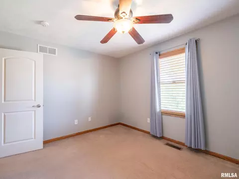 Bedroom - 912 Dennis Dr, Eureka, IL 61530 photo 5 of 14