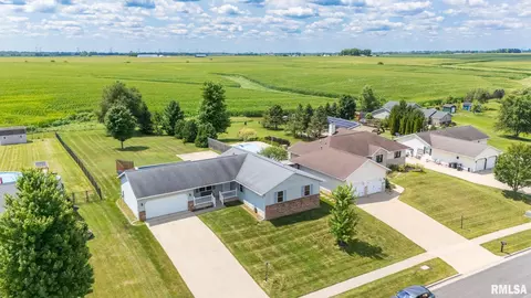 View/Area - 912 Dennis Dr, Eureka, IL 61530 photo 2 of 9