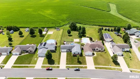 View/Area - 912 Dennis Dr, Eureka, IL 61530 photo 4 of 9