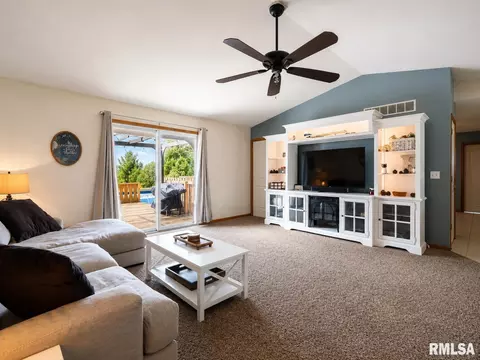 Other - 912 Dennis Dr, Eureka, IL 61530 photo 2 of 8
