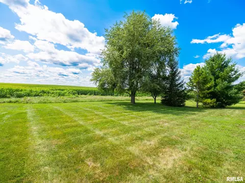 Exterior - 912 Dennis Dr, Eureka, IL 61530 photo 14 of 14
