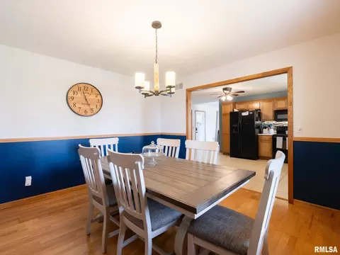 Dining - 912 Dennis Dr, Eureka, IL 61530 photo 4 of 4