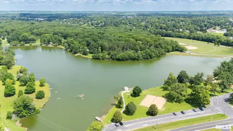 View/Area - 912 Dennis Dr, Eureka, IL 61530 photo 8 of 9
