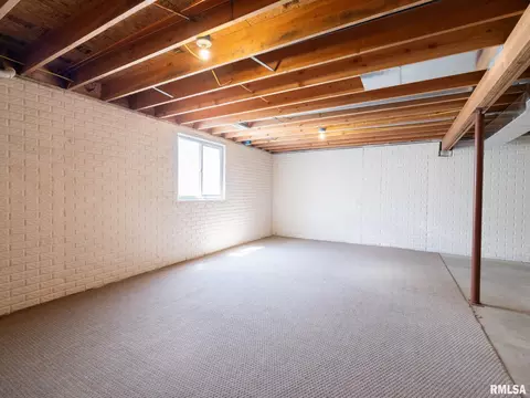 Other - 912 Dennis Dr, Eureka, IL 61530 photo 6 of 8