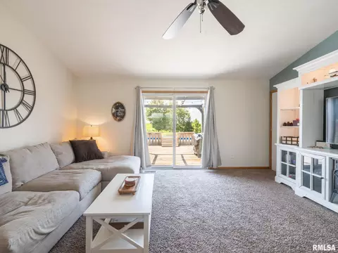 Living - 912 Dennis Dr, Eureka, IL 61530 photo 5 of 5