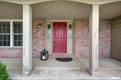 Exterior - 2311 W Marks Pl, Dunlap, IL 61525 photo 2 of 6