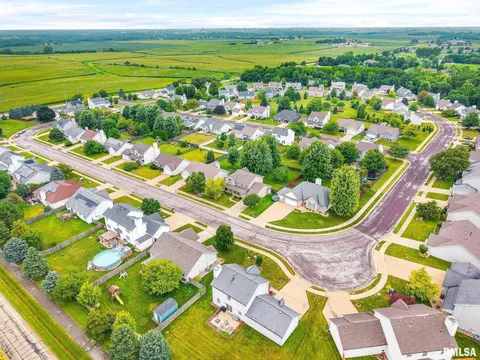 View/Area - 2311 W Marks Pl, Dunlap, IL 61525 photo 8 of 11