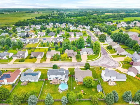 View/Area - 2311 W Marks Pl, Dunlap, IL 61525 photo 7 of 11