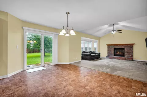 Living - 2311 W Marks Pl, Dunlap, IL 61525 photo 2 of 6