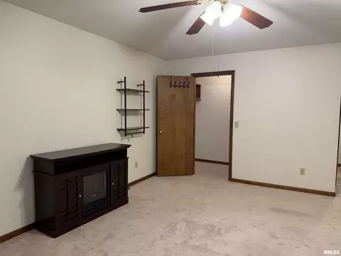 Bedroom - 2103 Maple Ave, Macomb, IL 61455 photo 1 of 4