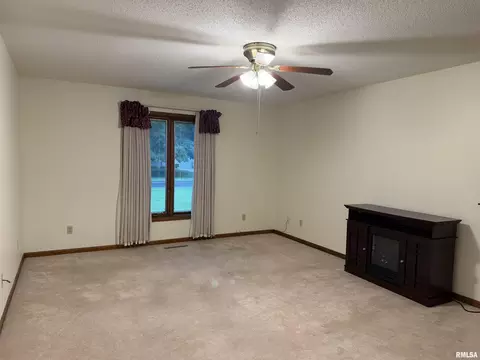 Living - 2103 Maple Ave, Macomb, IL 61455 photo 3 of 3