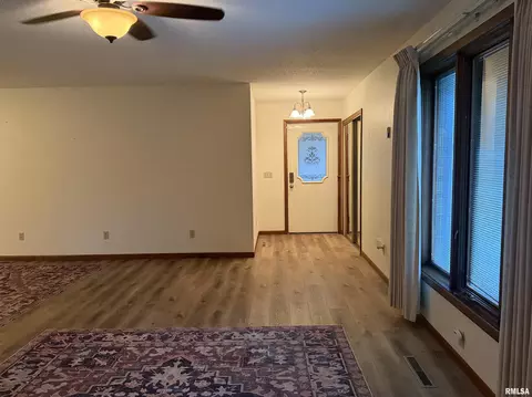 Entry Way - 2103 Maple Ave, Macomb, IL 61455 photo 1 of 1