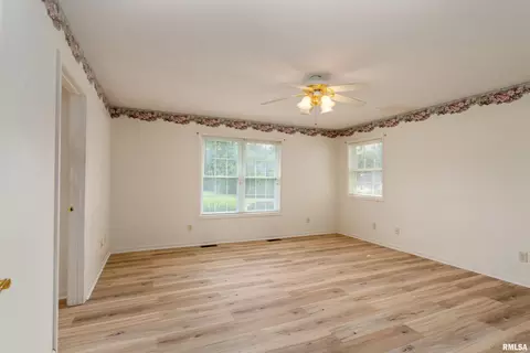 Bedroom - 14 Timbercreek Dr, Herrin, IL 62948 photo 1 of 8