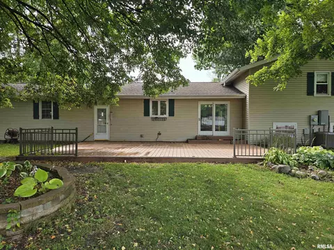 Exterior - 15 Gettysburg Dr, Canton, IL 61520 photo 7 of 7