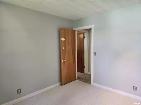 Bedroom - 15 Gettysburg Dr, Canton, IL 61520 photo 5 of 11