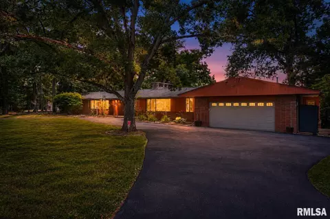 204 W Detweiller Dr, Peoria, IL 61615