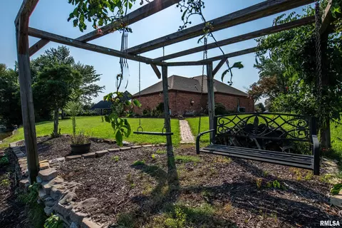 Exterior - 1705 Caesar Ln, Marion, IL 62959 photo 5 of 9