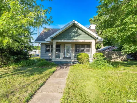 4236 N Prospect Rd, Peoria, IL 61614