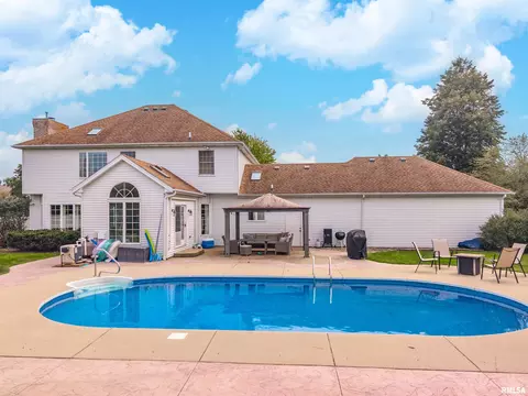 Exterior - 3206 Leafy Ln, Bloomington, IL 61704 photo 13 of 15