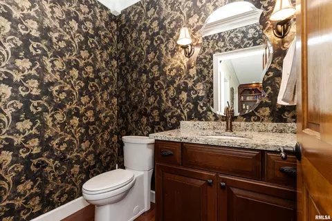 Bath - 3206 Leafy Ln, Bloomington, IL 61704 photo 1 of 7