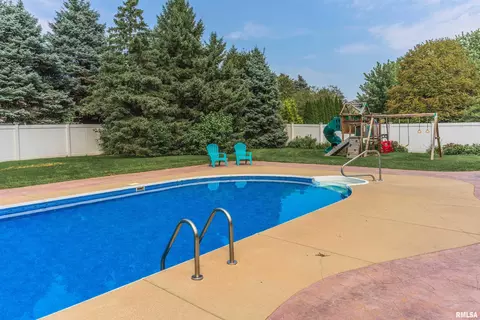 Exterior - 3206 Leafy Ln, Bloomington, IL 61704 photo 5 of 15