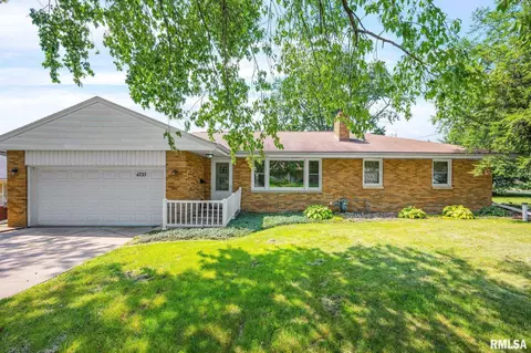 4733 N Laurel Dr, Peoria, IL 61614
