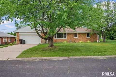 4733 N Laurel Dr, Peoria, IL 61614